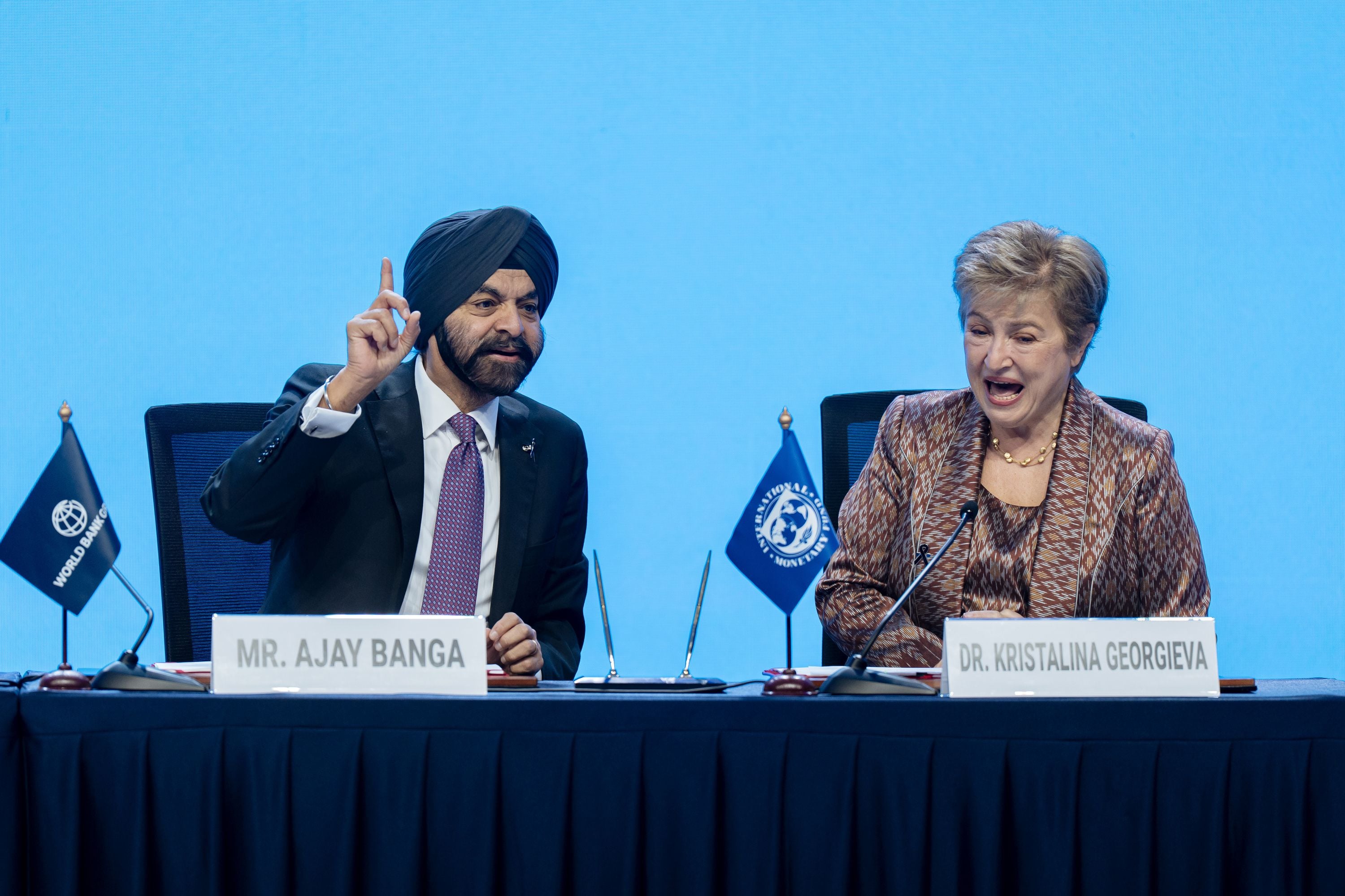 2029 Annual Meetings Signing Ceremony 4