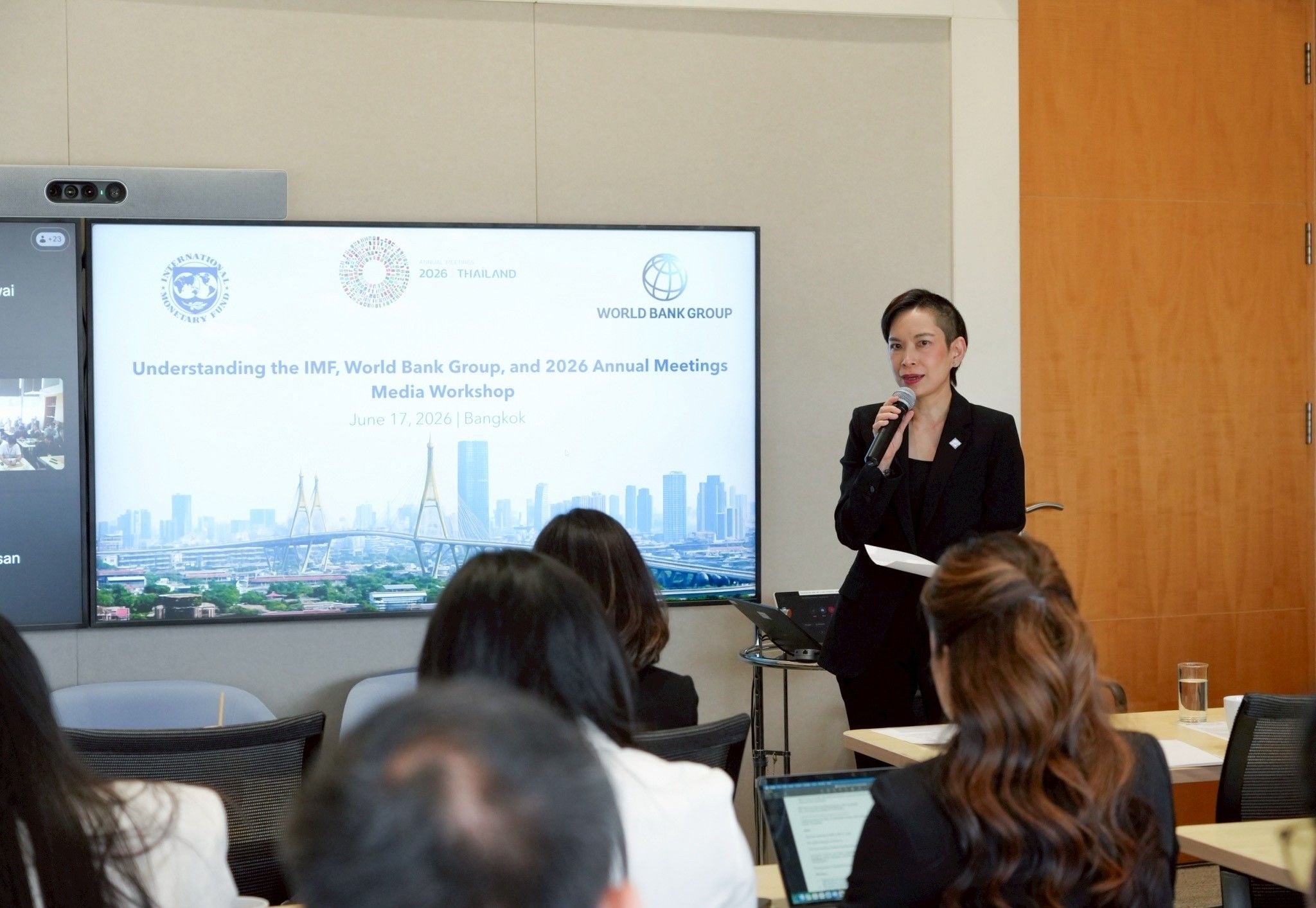 The workshop featured presentations by Mr. Nadhavudh Dharmasiri, Deputy Director of Fiscal Policy Office (FPO), Ministry of Finance and Ms. Chayawadee Chai-Anant, Assistant Governor of Corporate Relations and Spokesperson of the Bank of Thailand (BOT).