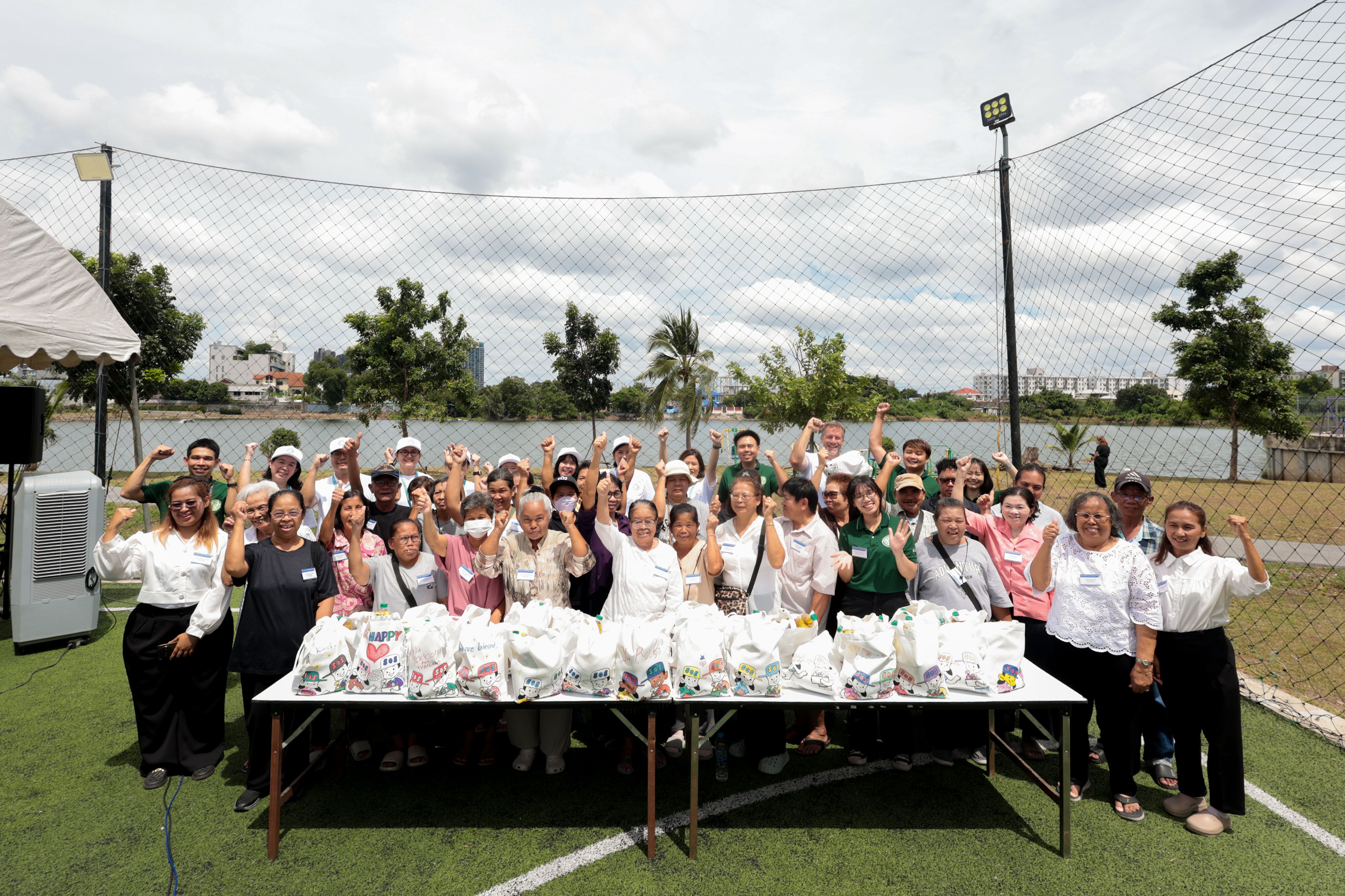 IMF CSR activity at Bo Farang Rim Nam community — 4